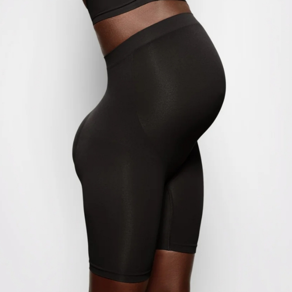 SCULPTING SHORT *SIZE S/M
